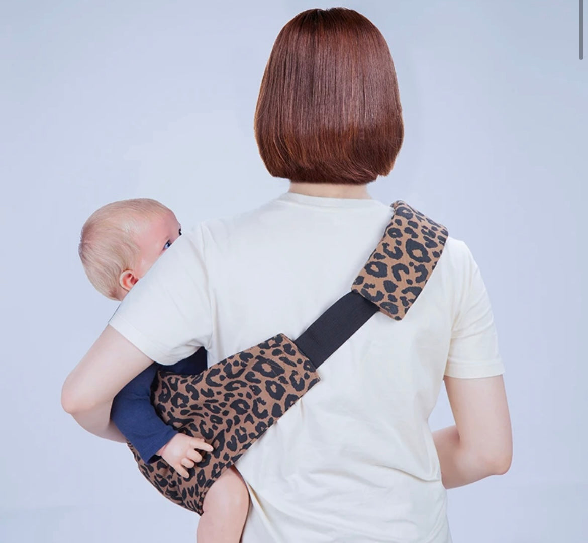 Seitliche Trage für Babys und Kleinkinder